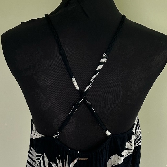 Volcom black floral palm tree beach dress. Size Medium - Picture 4 of 5